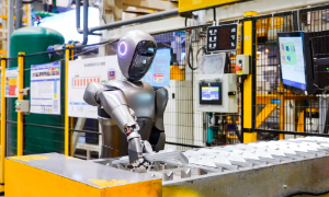 Robot làm việc dưới sự điều khiển của "bộ não nhà máy" AI. Ảnh: Midea