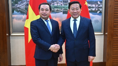Vietnam, China reach agreement  on new directions for agricultural cooperation