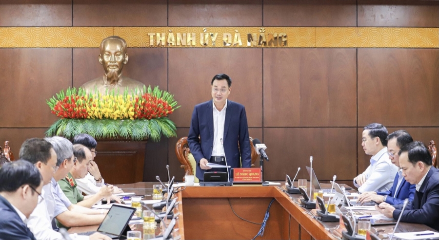 Bí thư Thành ủy Đà Nẵng Lê Ngọc Quang chủ trì phiên họp.
