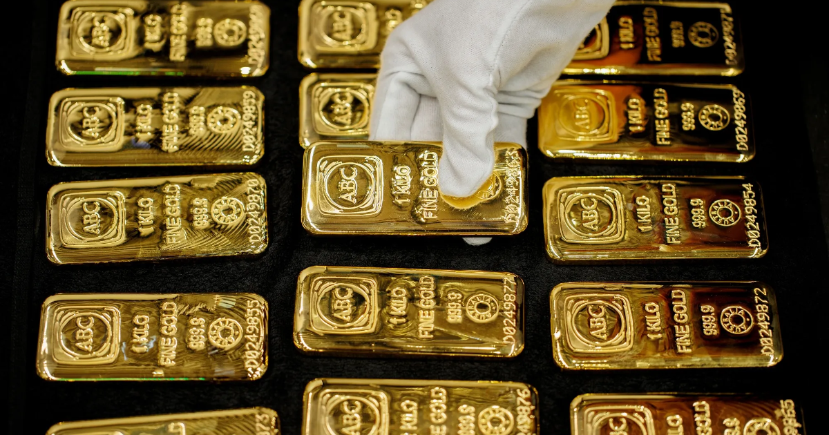 Vàng trượt giá từ đỉnh 2 tuần