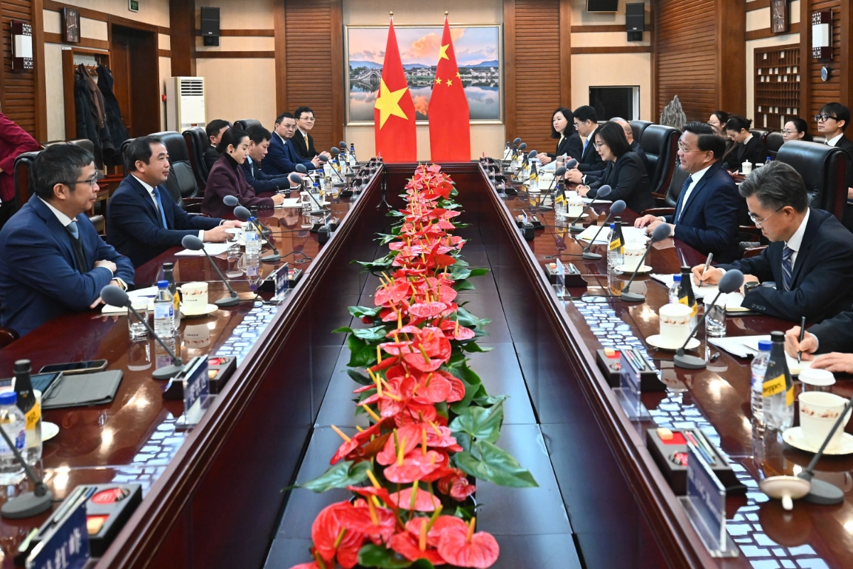 Quang cảnh cuộc họp.