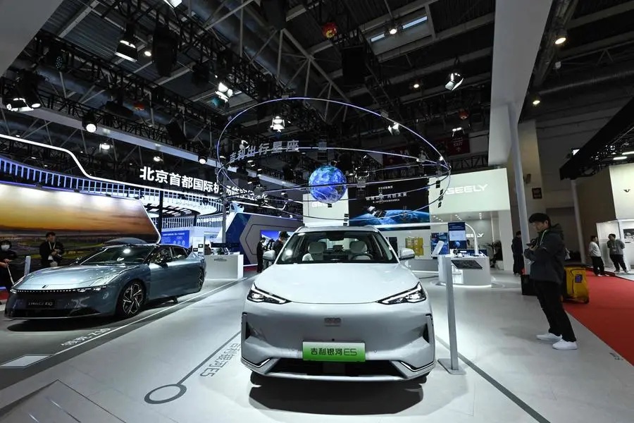 <i>Tình hình có thể sẽ chỉ trở nên tồi tệ hơn vào năm tới khi Bloomberg Intelligence ước tính tăng trưởng xe năng lượng mới của Trung Quốc sẽ chậm lại còn 13% so với 27% trong năm nay.</i>