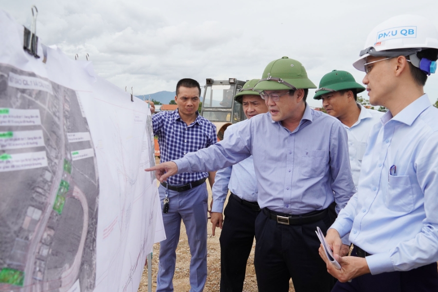 Lãnh đạo tỉnh Quảng Trị kiểm tra tiến độ Dự án Quốc lộ 12A đoạn tránh Ba Đồn 