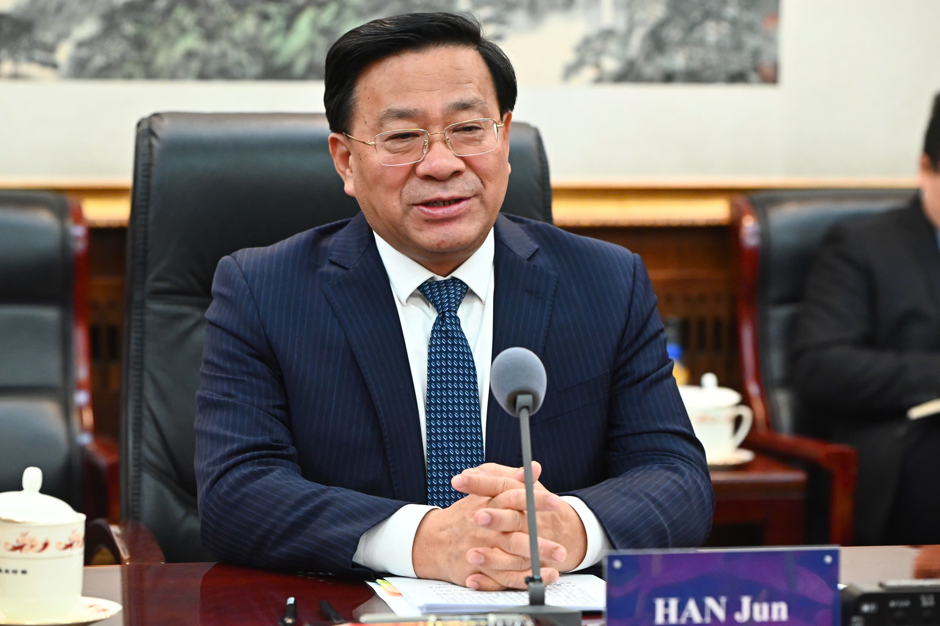 Bộ trưởng Hàn Tuấn: 