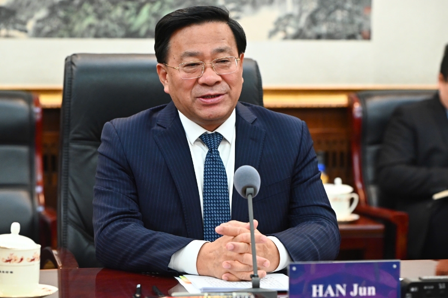 Bộ trưởng Hàn Tuấn: 