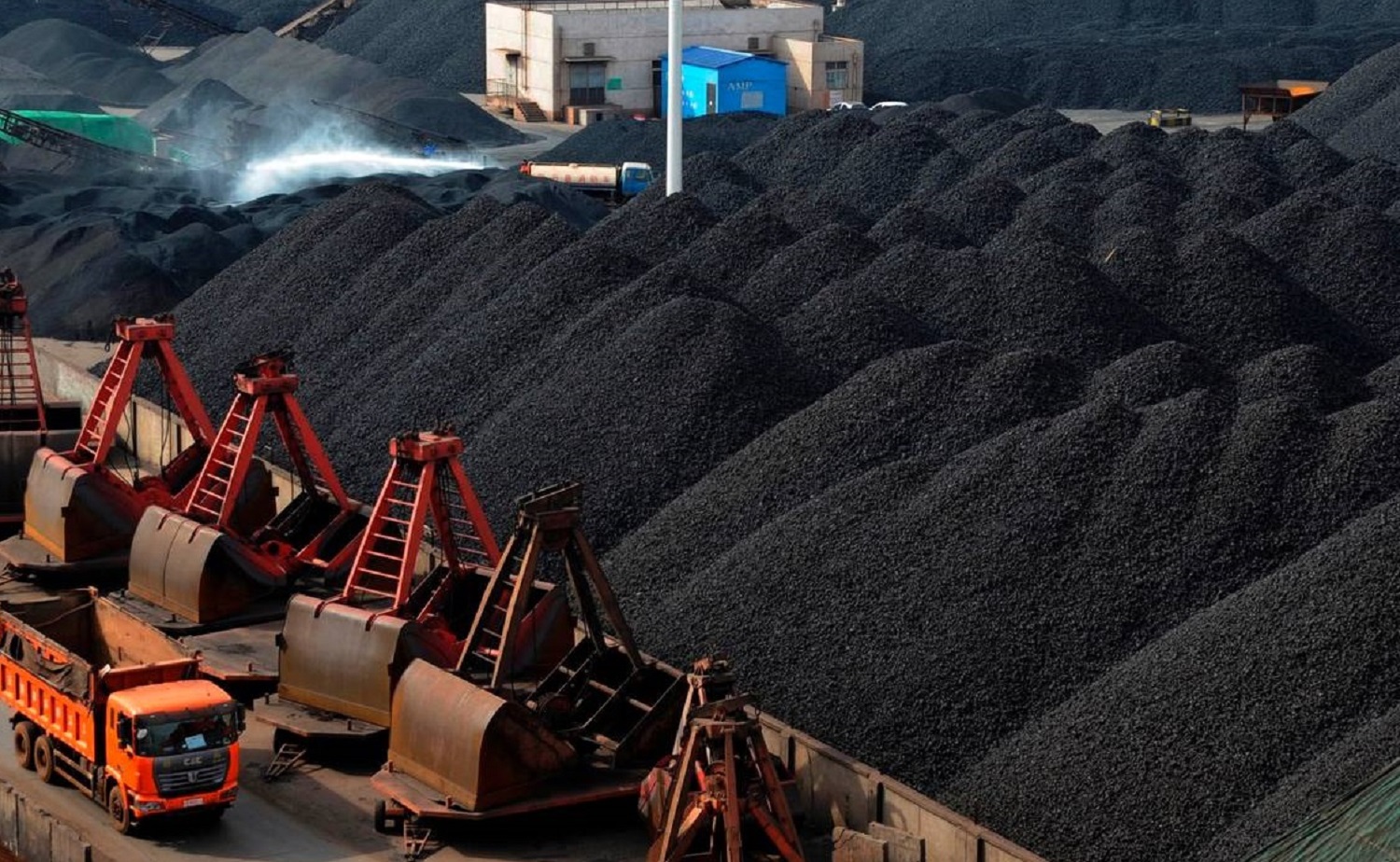 Đảm bảo ưu tiên cung cấp than đầy đủ, liên tục, bảo đảm khối lượng, chất lượng, đúng chủng loại cho các nhà máy nhiệt điện.