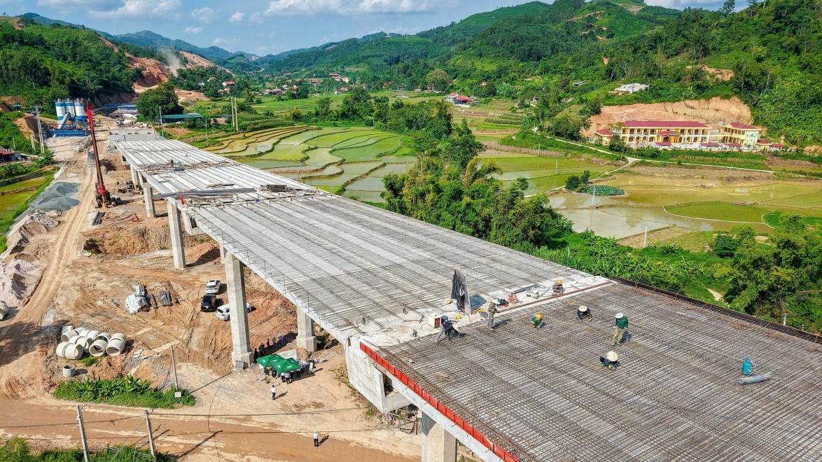 Cao tốc Đồng Đăng - Trà Lĩnh và cao tốc Hữu Nghị - Chi Lăng là hai dự án trọng điểm tại miền Bắc.