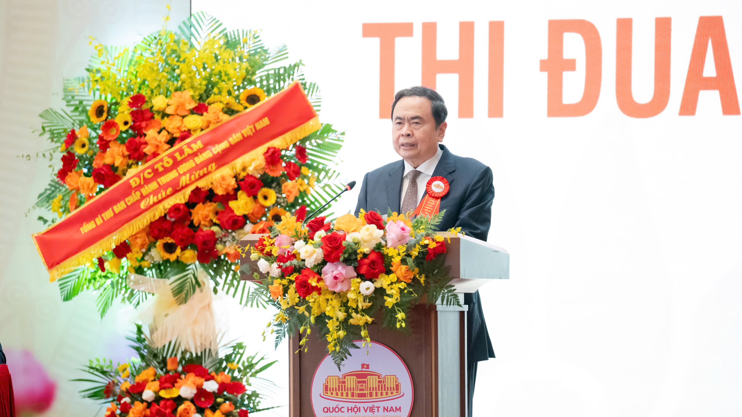 Chủ tịch Quốc hội Trần Thanh Mẫn phát động phong trào thi đua yêu nước giai đoạn 2025 - 2030 của Ủy ban Thường vụ Quốc hội. Ảnh: Quốc hội.