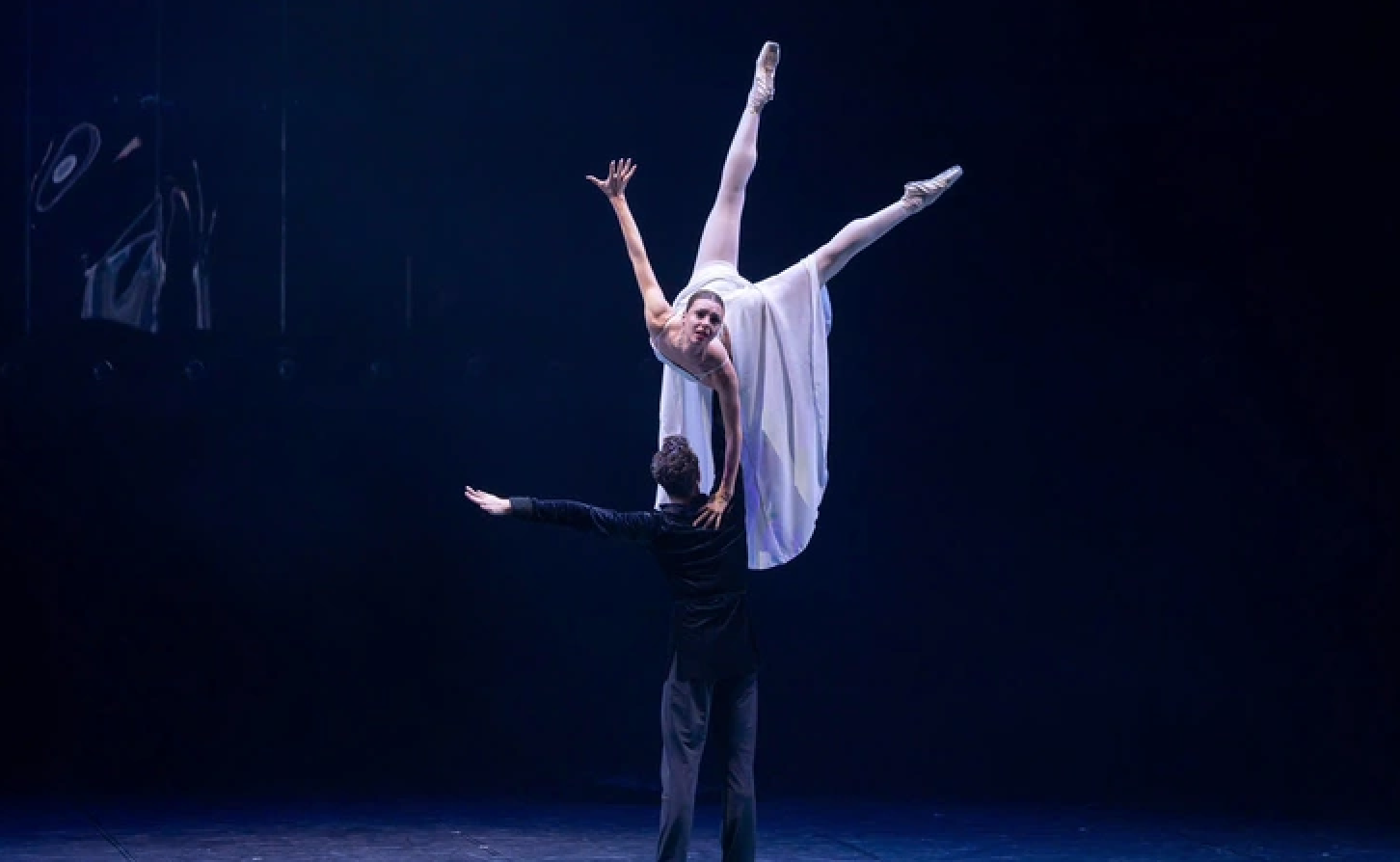 Vở Anna Karenina được biểu diễn trong bốn đêm (27–30/11) tại Nhà hát TP. Hồ Chí Minh. Ảnh: BTC