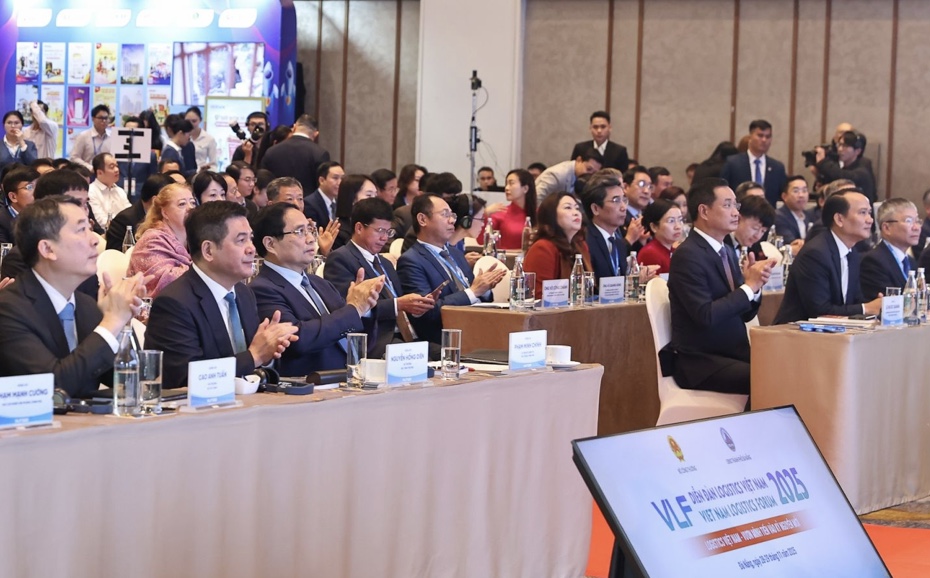 Các đại biểu tham dự Diễn đàn.