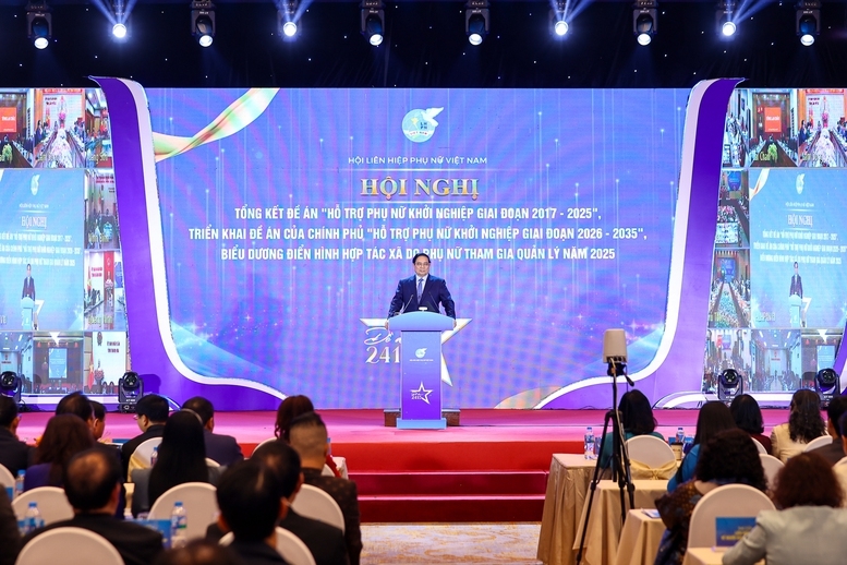 Thủ tướng Phạm Minh Chính dự và phát biểu tại Hội nghị tổng kết Đề án "Hỗ trợ phụ nữ khởi nghiệp giai đoạn 2017-2025 - Ảnh: VGP