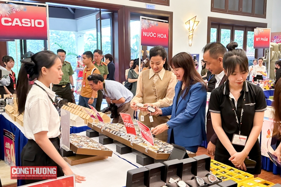 Ngày hội khuyến mại hàng hiệu Đà Nẵng sẽ diễn ra từ ngày 11 đến ngày 14/12/2025. 