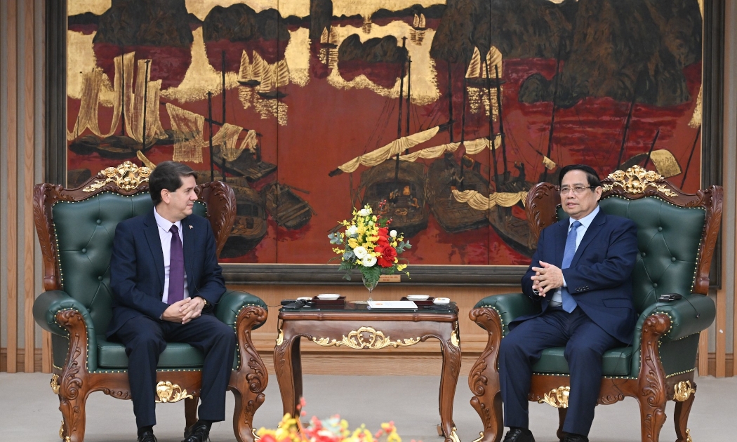 Thủ tướng Phạm Minh Chính tiếp Chủ tịch Hãng thông tấn Mỹ Latinh của Cuba (Prensa Latina) Jorge Legañoa Alonso. Ảnh: Nhân Dân