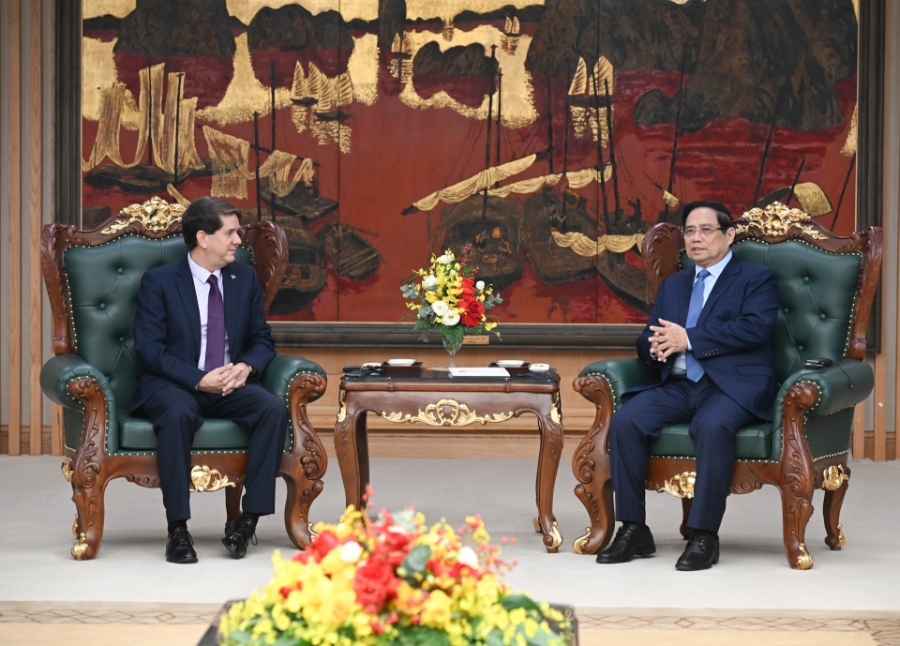 Thủ tướng Phạm Minh Chính tiếp Chủ tịch Hãng thông tấn Mỹ Latinh của Cuba (Prensa Latina) Jorge Legañoa Alonso. Ảnh: Nhân Dân