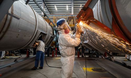 Hoạt động sản xuất của Trung Quốc tiếp tục suy giảm