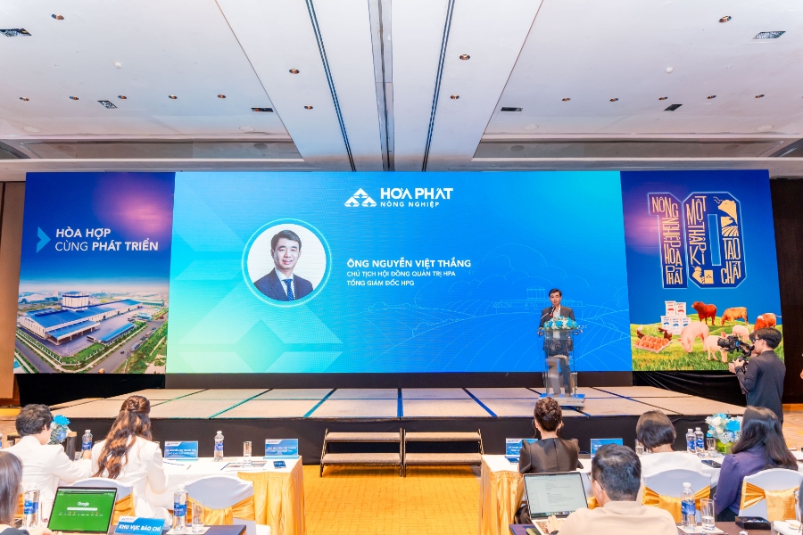 Ông Nguyễn Việt Thắng, Tổng Giám đốc Tập đoàn Hòa Phát kiêm Chủ tịch HĐQT HPA, phát biểu tại roadshow.