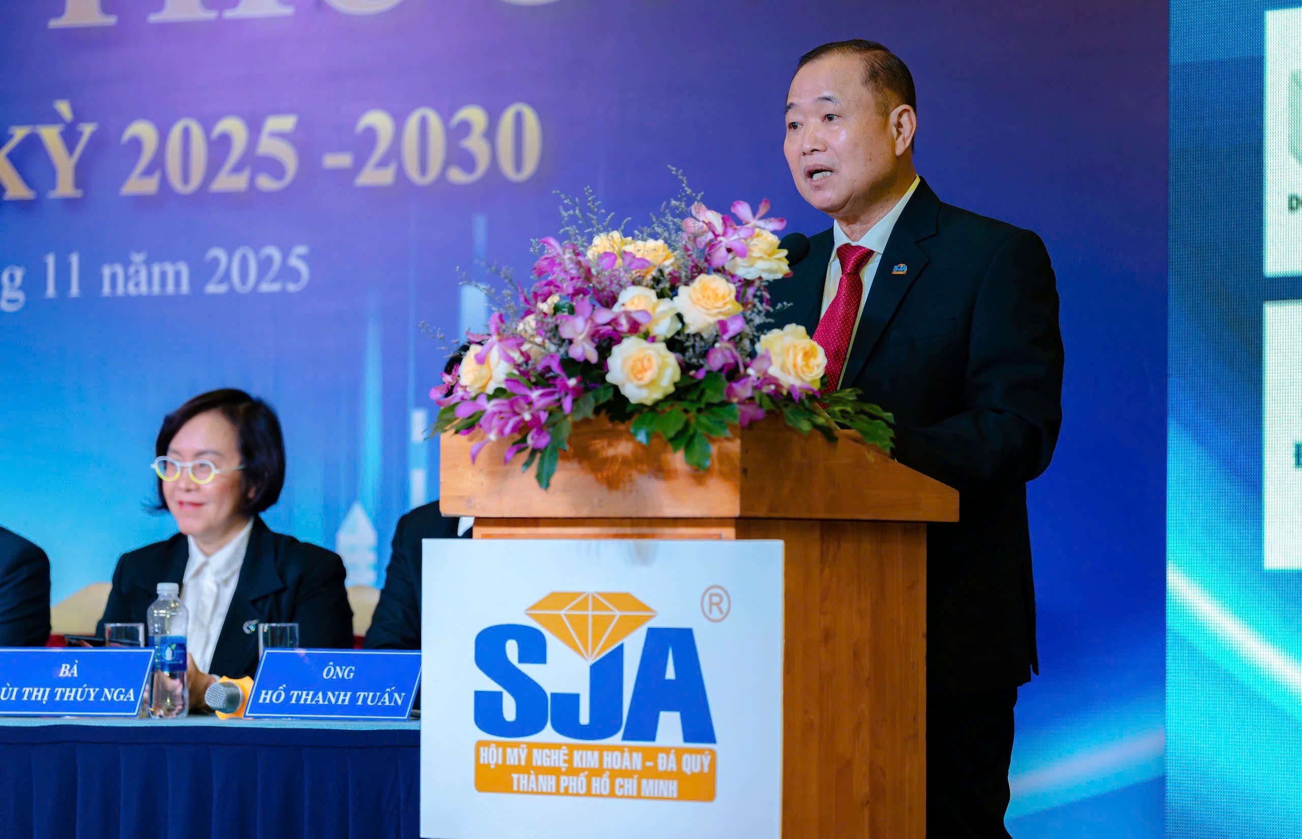 Ông Nguyễn Văn Dưng được tín nhiệm bầu giữ chức Chủ tịch Hội Mỹ nghệ Kim hoàn Đá quý TP. Hồ Chí Minh nhiệm kỳ 2025 - 2030.