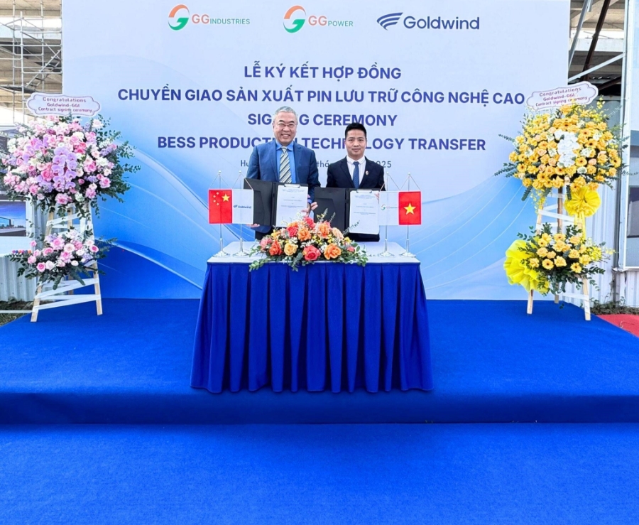 Ký kết hợp đồng nhận chuyển giao công nghệ sản xuất hệ thống pin lưu trữ năng lượng.