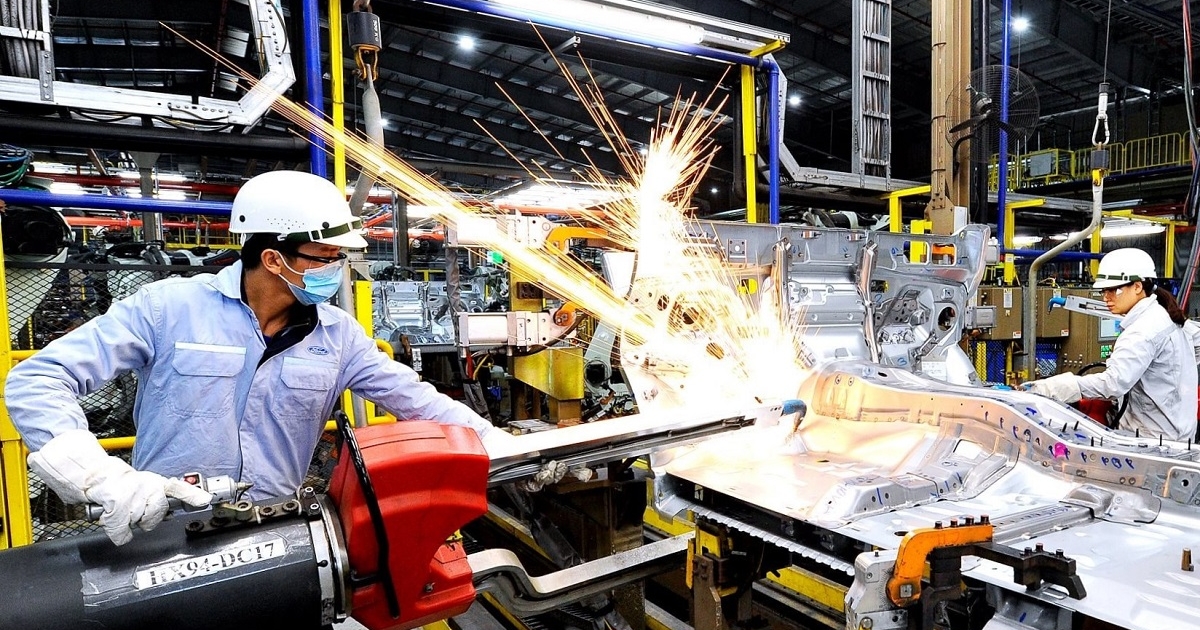 PMI tháng 11/2025 đạt 53,8 điểm, ngành sản xuất Việt Nam tăng trưởng vững vàng bất chấp bão lũ