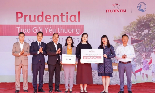 Prudential hỗ trợ những gia đình khó khăn, chịu ảnh hưởng bởi bão lũ tại các tỉnh thành miền Trung và miền Bắc
