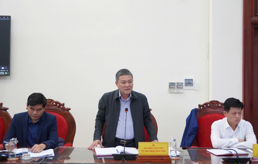 Ông Phan Phong Phú, Phó Chủ tịch UBND tỉnh Quảng Trị phát biểu tại buổi làm việc