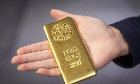 Giá vàng tăng mạnh sau khi Fed hạ lãi suất, giá bạc lập kỷ lục mới