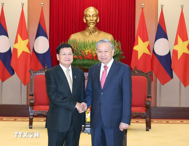 Tổng Bí thư Tô Lâm và Tổng Bí thư, Chủ tịch nước Lào Thongloun Sisoulith. Ảnh: TTXVN.