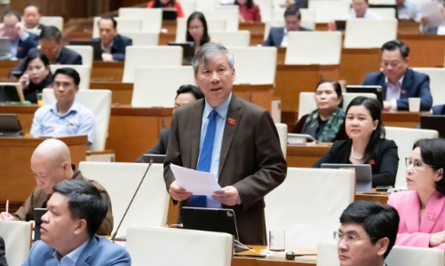 Cần có quy định rõ ràng về lộ trình hướng tới miễn viện phí cho người dân  