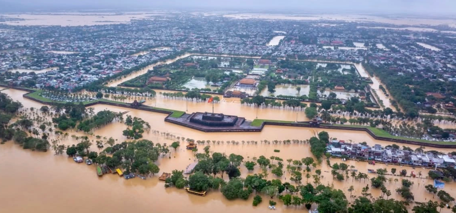 Hình ảnh trung tâm thành phố Huế trong biển nước trong đợt mưa lũ lịch sử cuối tháng 10 vừa qua. Ảnh: Nguyên Phong