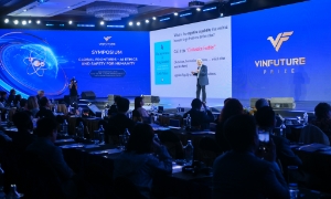 Các giáo sư nổi tiếng thế giới đã chia sẻ tại Tọa đàm “AI vì nhân loại: Đạo đức và an toàn AI trong kỷ nguyên mới”