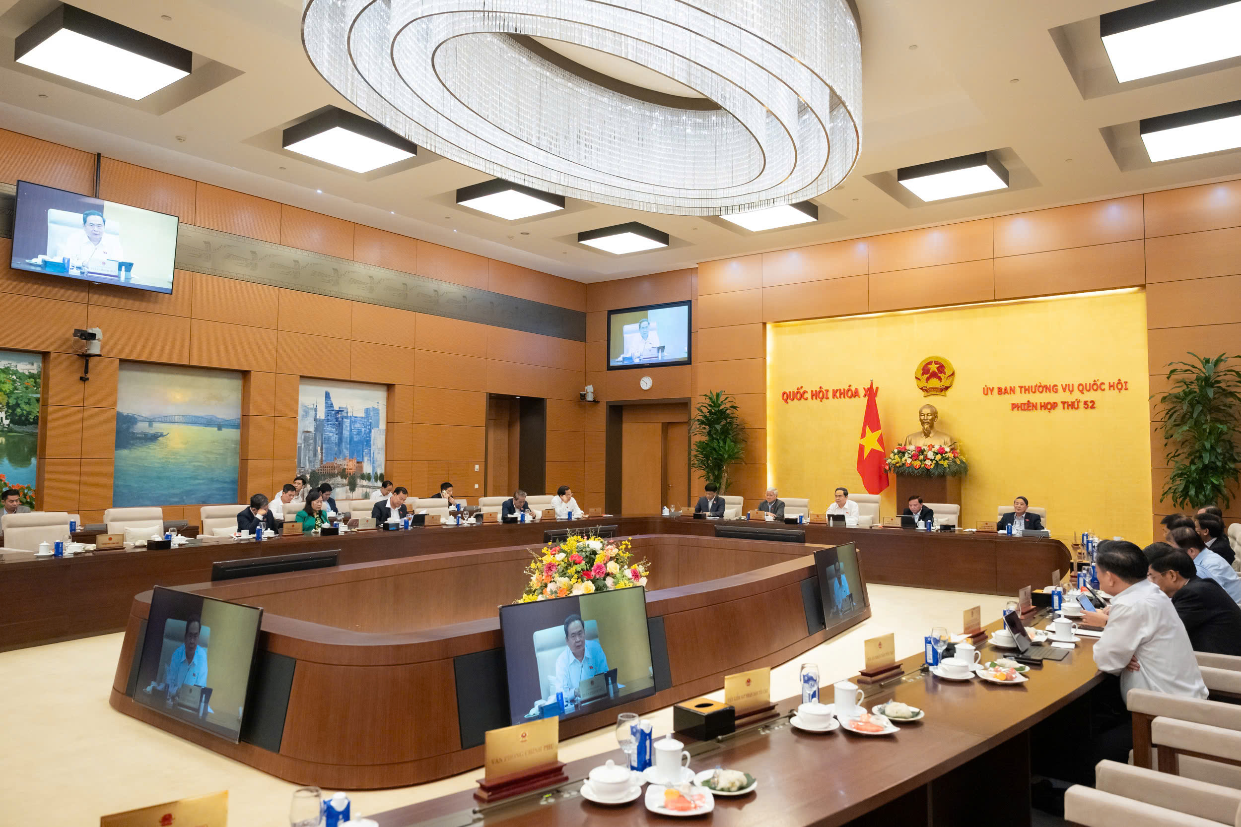 Quang cảnh Phiên làm việc của Quốc hội về việc điều chỉnh nội dung Nghị quyết số 94/2015/QH13 của Quốc hội về chủ trương đầu tư Cảng hàng không quốc tế Long Thành. Ảnh: Media Quốc hội