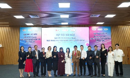Việc thành lập các câu lạc bộ về KOL & KOC sẽ hỗ trợ người có tầm ảnh hưởng tiếp cận quy định pháp luật, tránh các vi phạm do thiếu hiểu biết xảy ra trong thời gian qua. Ảnh: BTC