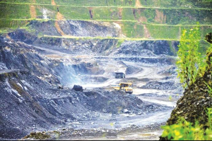 Cần lộ trình giảm phụ thuộc vào khai thác khoáng sản là tài sản không tái tạo. Ảnh minh họa