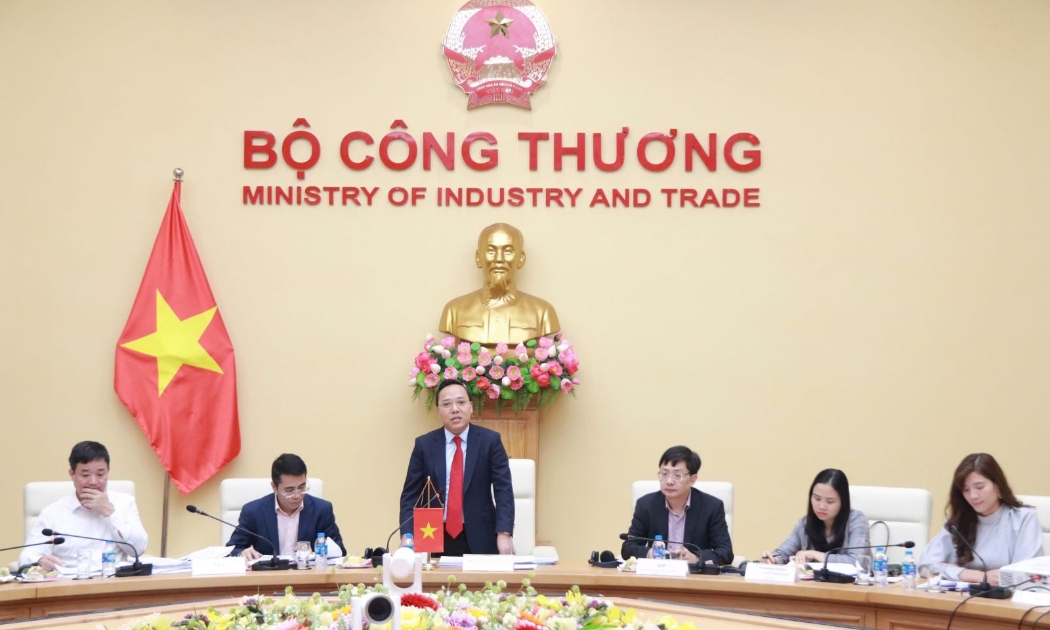 Thứ trưởng Nguyễn Hoàng Long phát biểu tại cuộc họp Ban Chỉ đạo lần thứ 4 Chương trình SETP. Ảnh: MOIT.