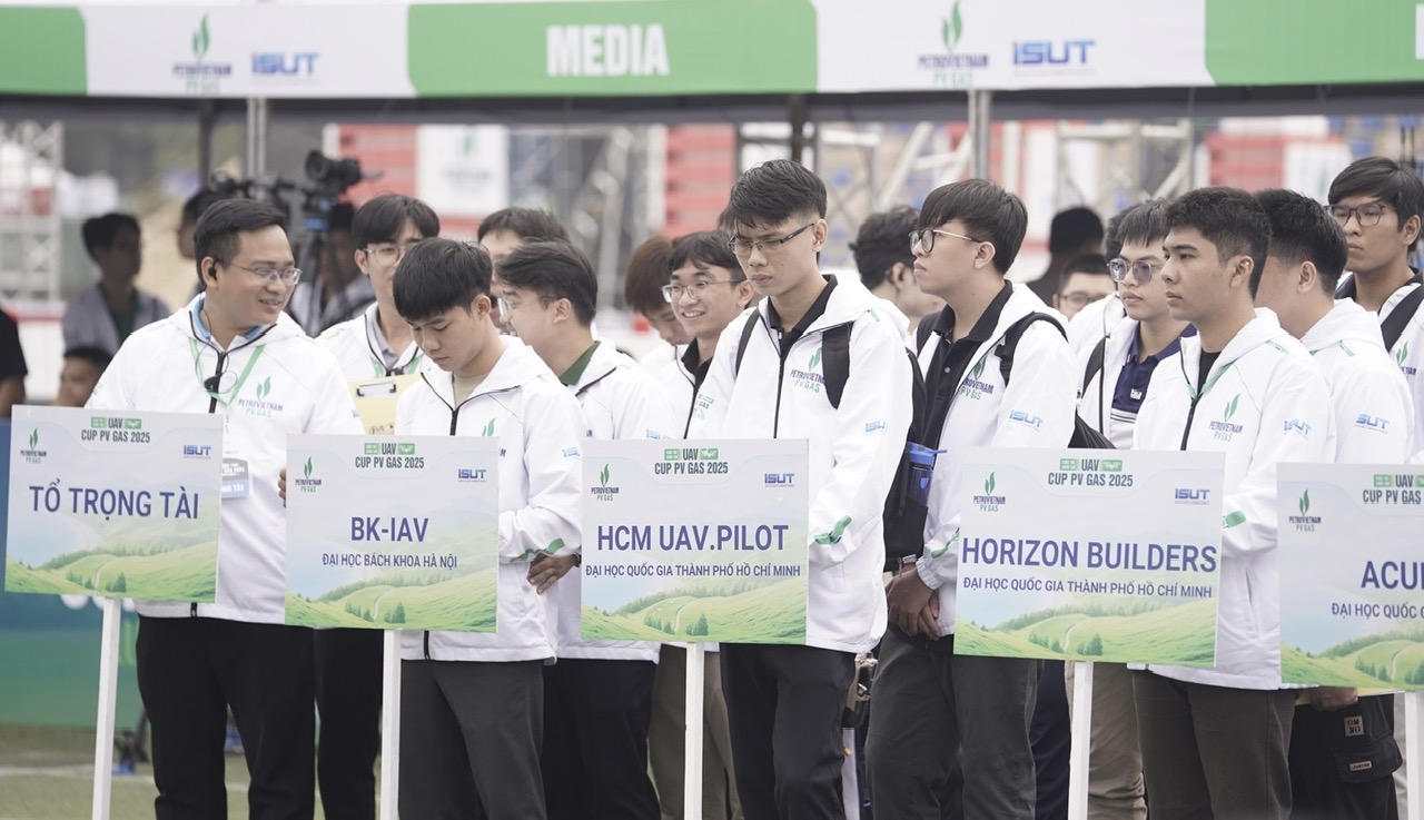 28 đội xuất sắc nhất tham gia thi đấu vòng bảng toàn quốc.