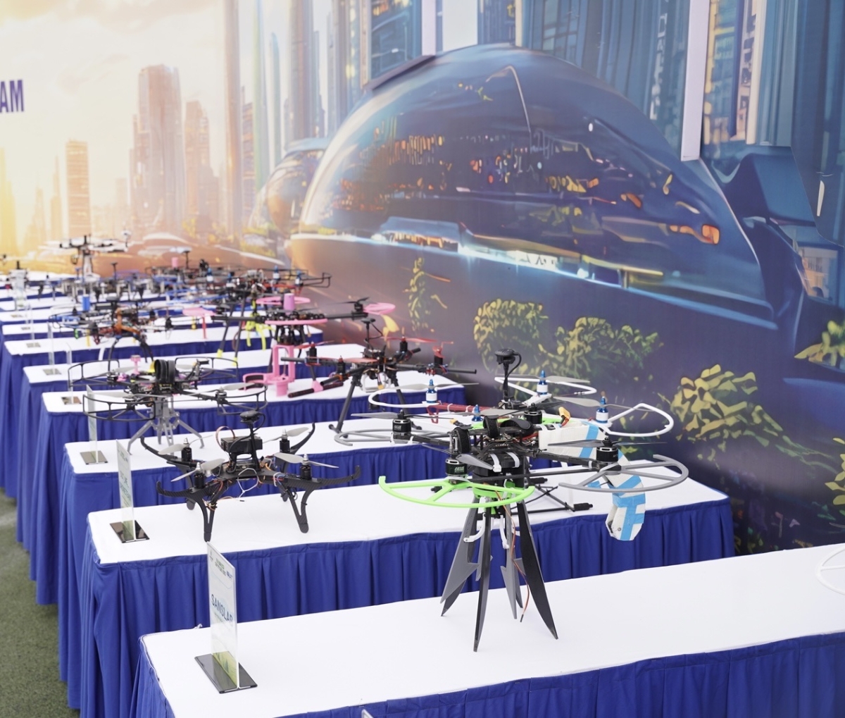 28 đội xuất sắc nhất tham gia thi đấu vòng bảng toàn quốc.