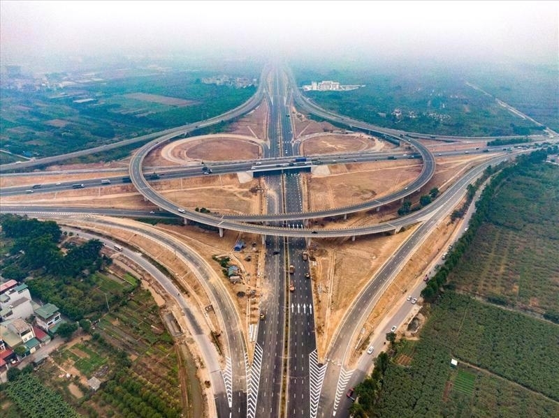 Over $20 bln of public investment capital disbursed in 11M