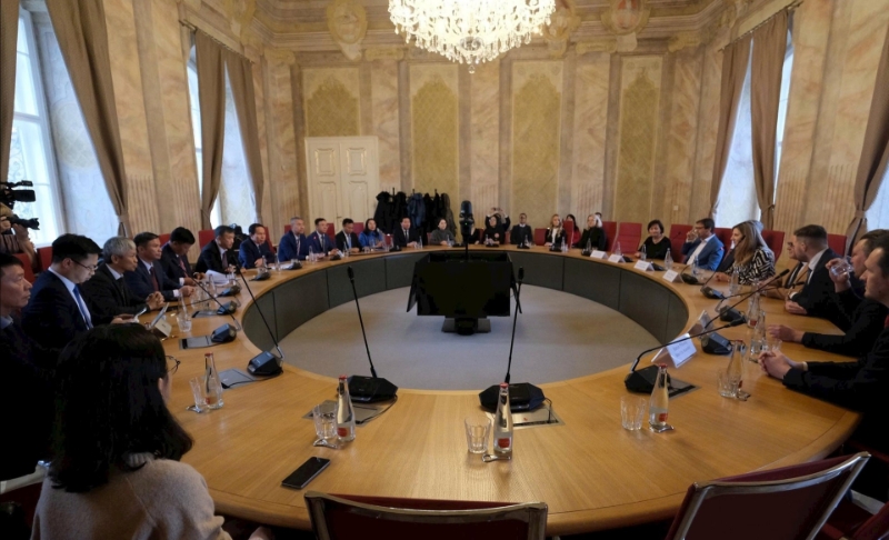 Czech investor commits to  €1-billion investment in Hai Phong