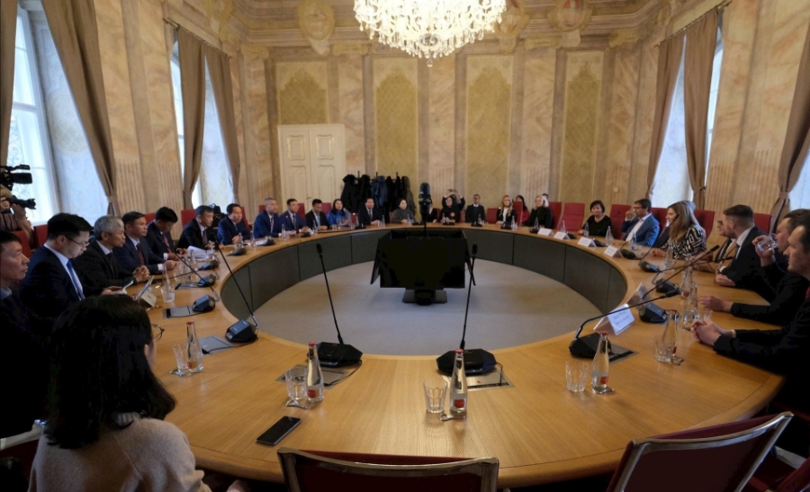 Đoàn công tác của Thành phố Hải Phòng do ông Lê Tiến Châu, Ủy viên Trung ương Đảng, Bí thư Thành ủy Hải Phòng, tại buổi làm việc với lãnh đạo Thành phố Brno (Cộng hòa Séc) và đại diện Ban lãnh đạo cấp cao Tập đoàn CTP vào ngày 1/12 (Ảnh: Báo Hải Phòng)