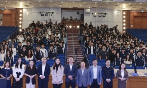 ABAII Unitour #37 thu hút hơn 600 giảng viên, sinh viên Trường Công nghệ, Đại học Kinh tế Quốc dân