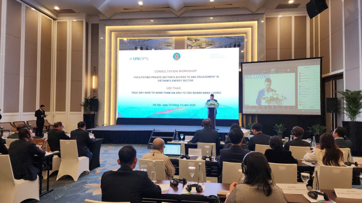 Toàn cảnh hội thảo “Thúc đẩy khối tư nhân tham gia đầu tư vào ngành năng lượng”. Ảnh: Việt An.