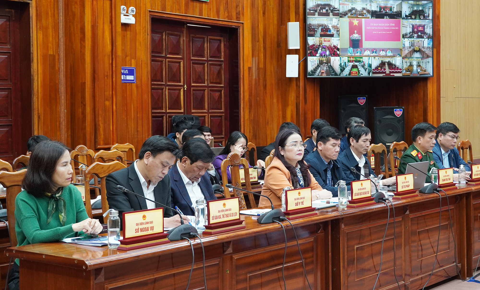 Các đại biểu tham dự phiên họp