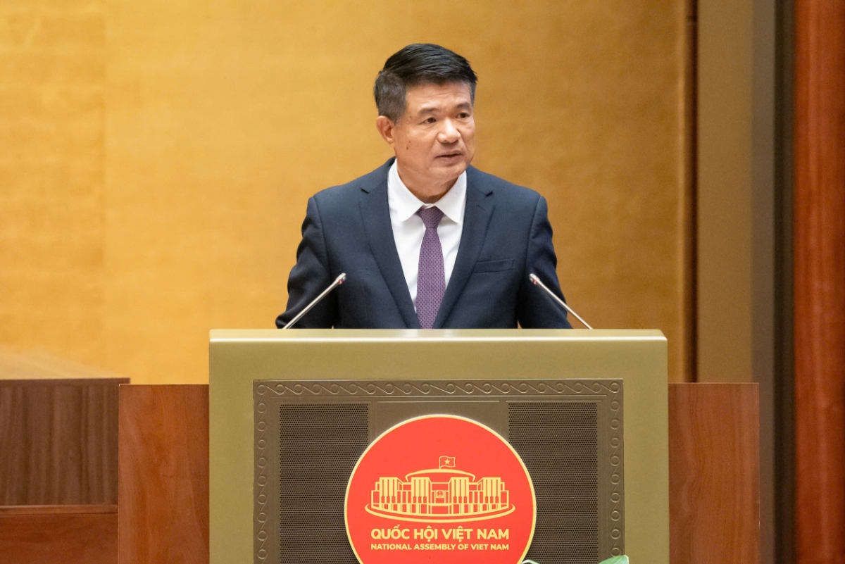 Viện trưởng Viện Kiểm sát nhân dân tối cao Nguyễn Huy Tiến trình bày báo cáo.&nbsp;Ảnh: Quốc hội.