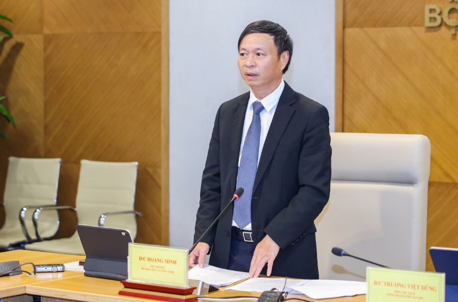 Thứ trưởng Hoàng Minh. 