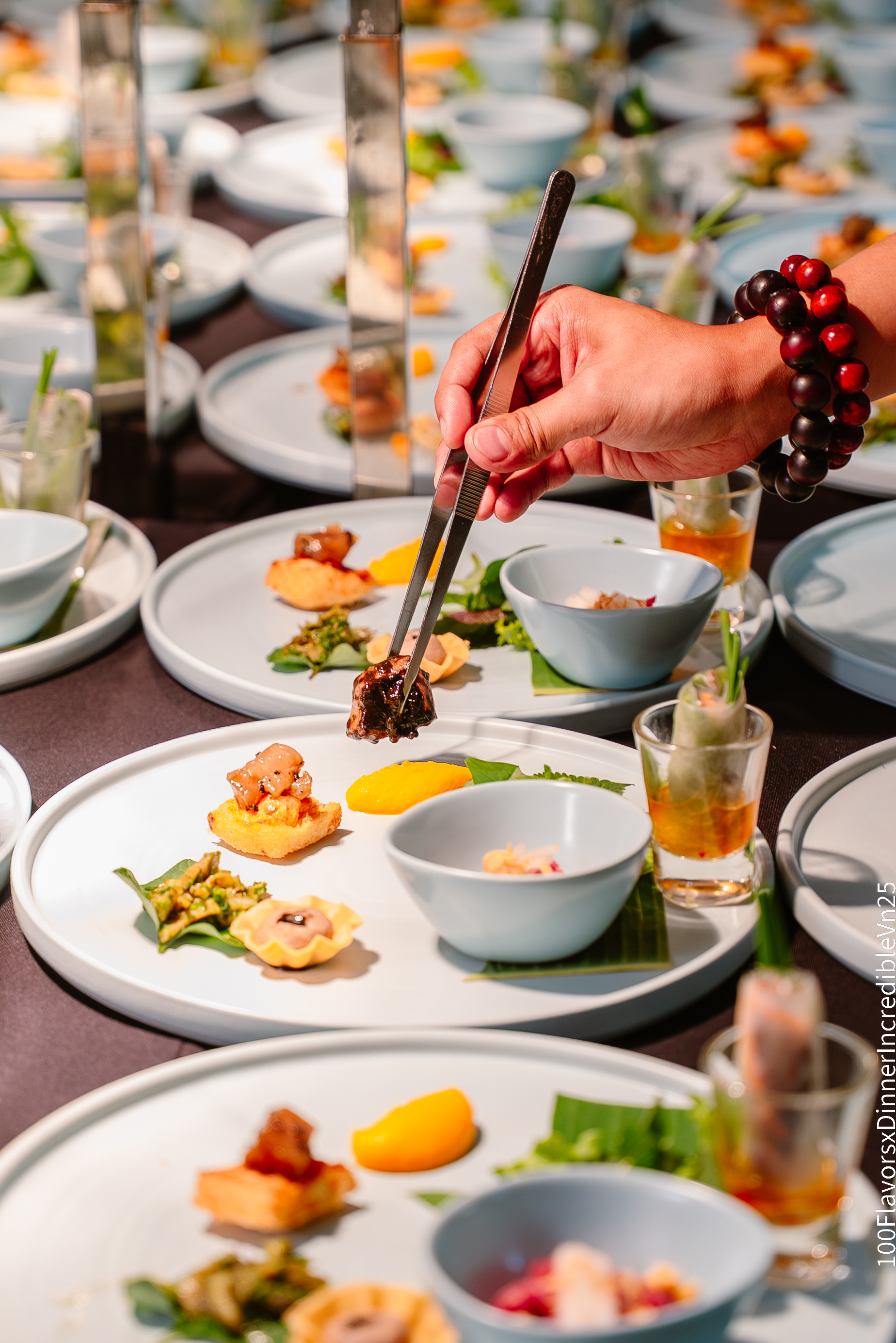 Món ăn được chế biến từ thịt heo mát G và thịt gà leBoucher tại sự kiện (Nguồn: 100 Flavors x Dinner Incredible).