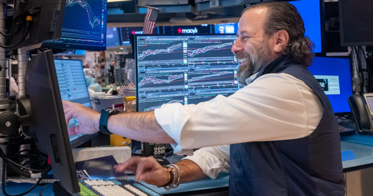 Chứng khoán Mỹ giữ đà hồi phục sau báo cáo việc làm, giá dầu tăng hơn 1%