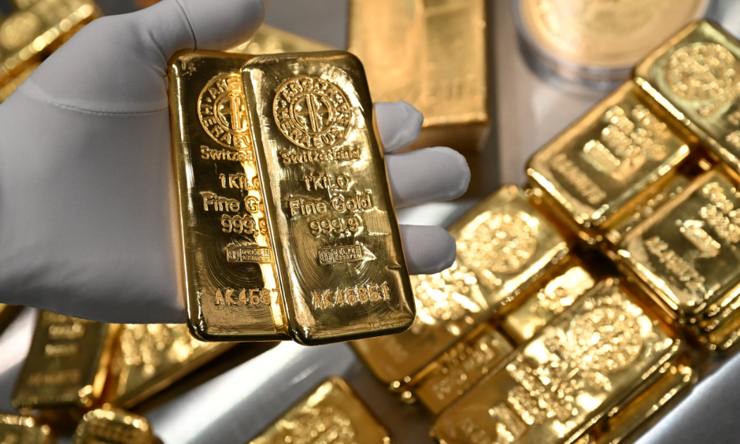 Giá vàng cầm cự mốc 4.200 USD/oz, SPDR Gold Trust bán ròng phiên thứ hai liên tiếp