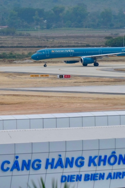 Vietnam Airlines launches direct air route from HCM City to Dien Bien