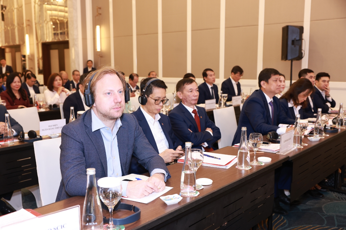 Hội thảo cũng nhận được nhiều ý kiến sâu sắc từ các tổ chức tài chính và tư vấn quốc tế. Các ý kiến tập trung phân tích kinh nghiệm quốc tế về cải cách quản lý và quản trị doanh nghiệp nhà nước...