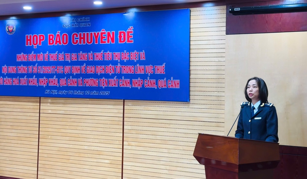 Bà Nguyễn Thị Khánh Huyền, Tổ trưởng Tổ Quản lý thuế thuộc Ban Nghiệp vụ Hải quan